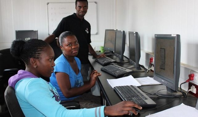 creator: gd jpeg v1.0 (using ijg jpeg v62), quality = 90